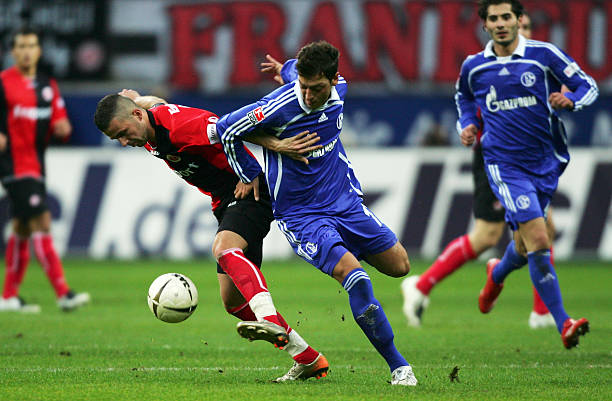 极为刺眼的 极为刺眼的