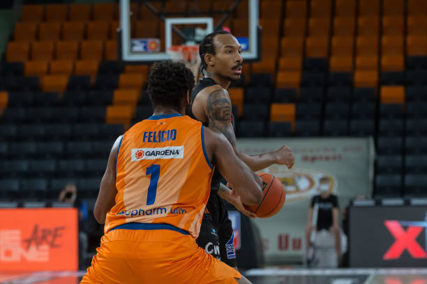 这些特点使 这些特点使