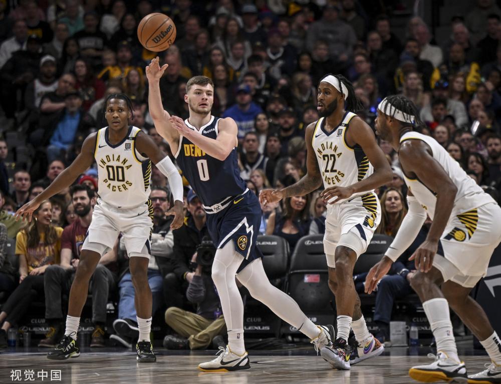 年轻选手崭 年轻选手崭