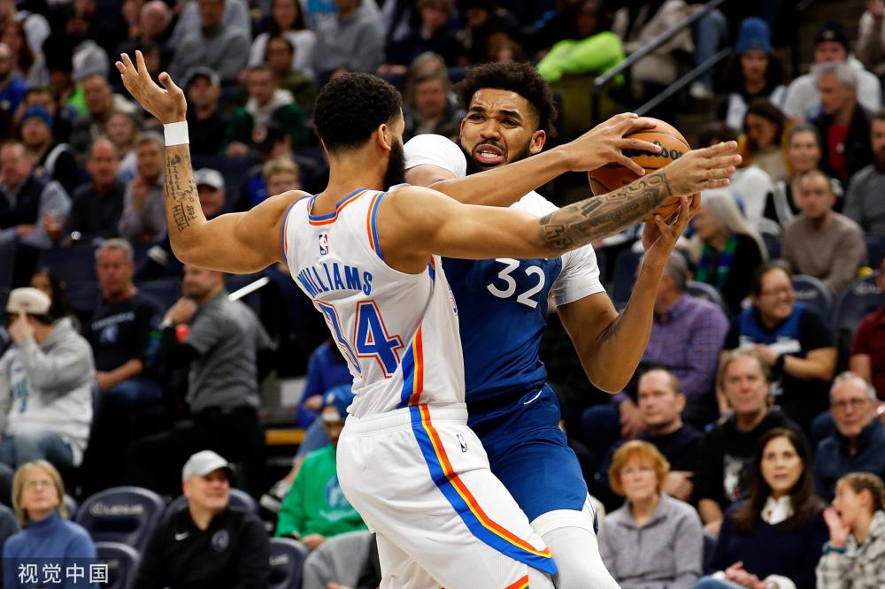 詹姆斯与中 詹姆斯与中