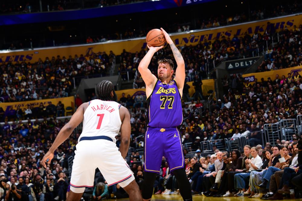 球迷们对两 球迷们对两